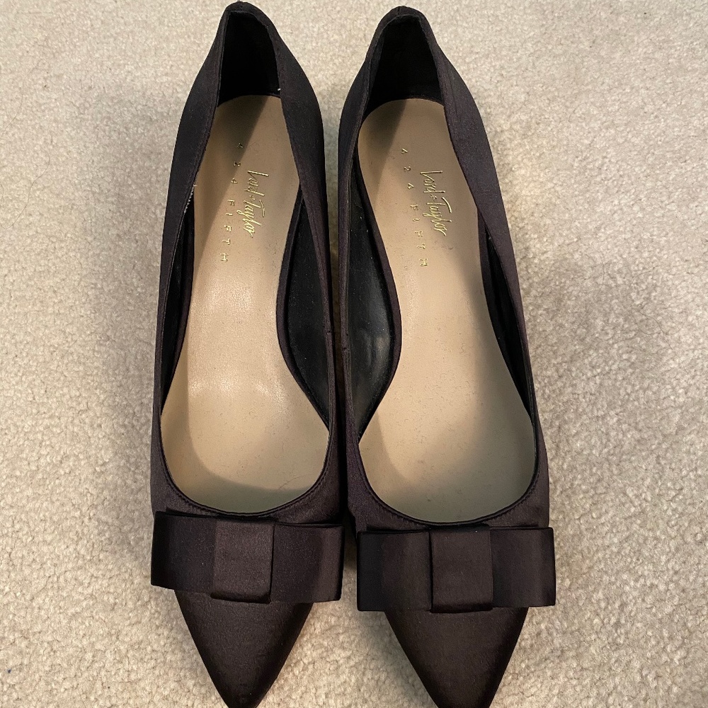 SZ 8.5M Lord & Taylor Satin Heels with Bow Detail